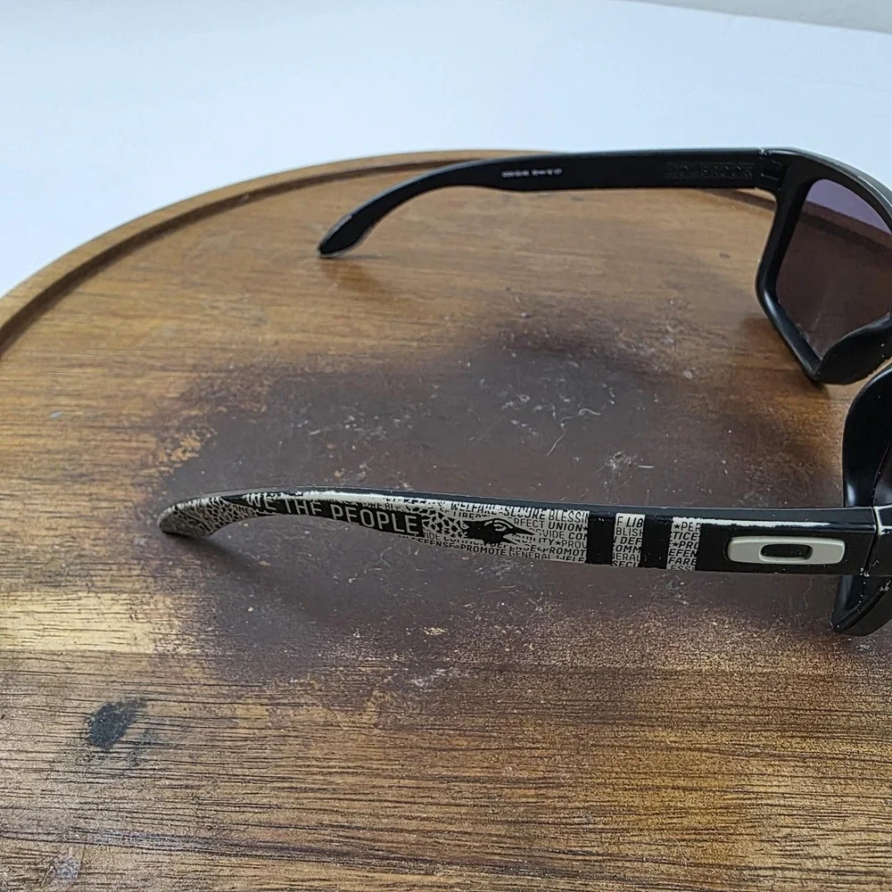 Oakley Holbrook Sunglasses Mens 55-18-137 Black Gray Tinted Patriotic OO9102-96